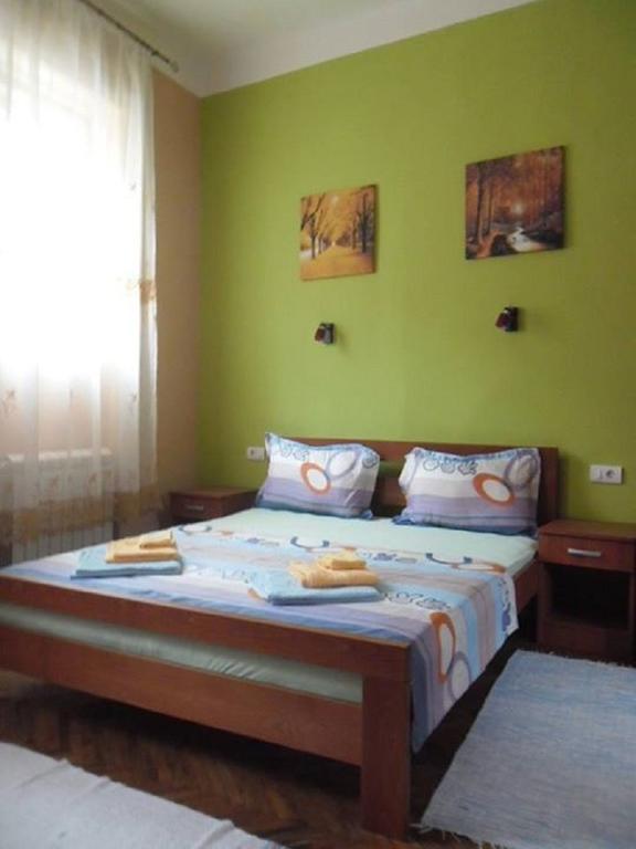 נובי סאד Family Top Rooms Bela Lada Sobe חדר תמונה
