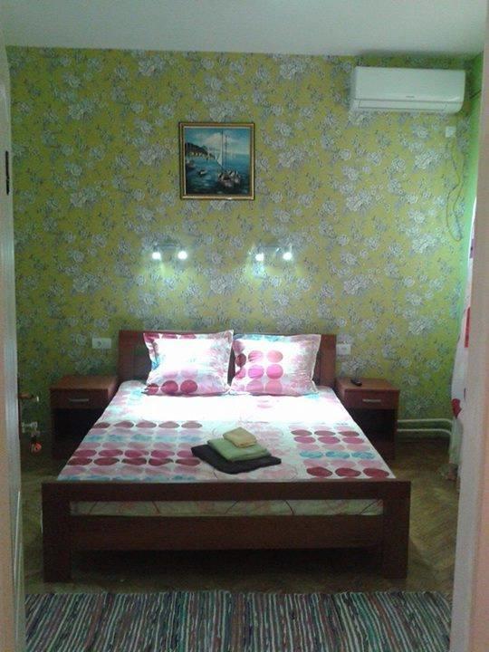 נובי סאד Family Top Rooms Bela Lada Sobe חדר תמונה